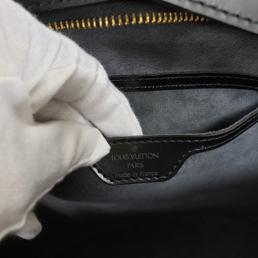 LOUIS VUITTON Epi Saint Jacques in Black - Picture 6 of 11